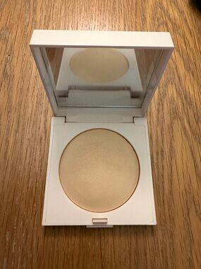LAURA MERCIER Real Flawless Luminous Perfecting Pressed Powder Translucent Honey